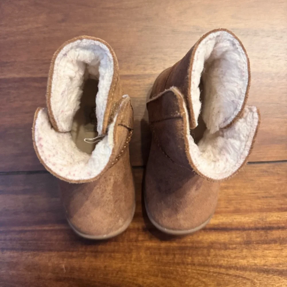 Ugg Keelan II Baby Boot Chestnut Size‎ 5